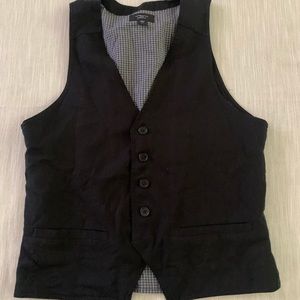 Men’s black vest!